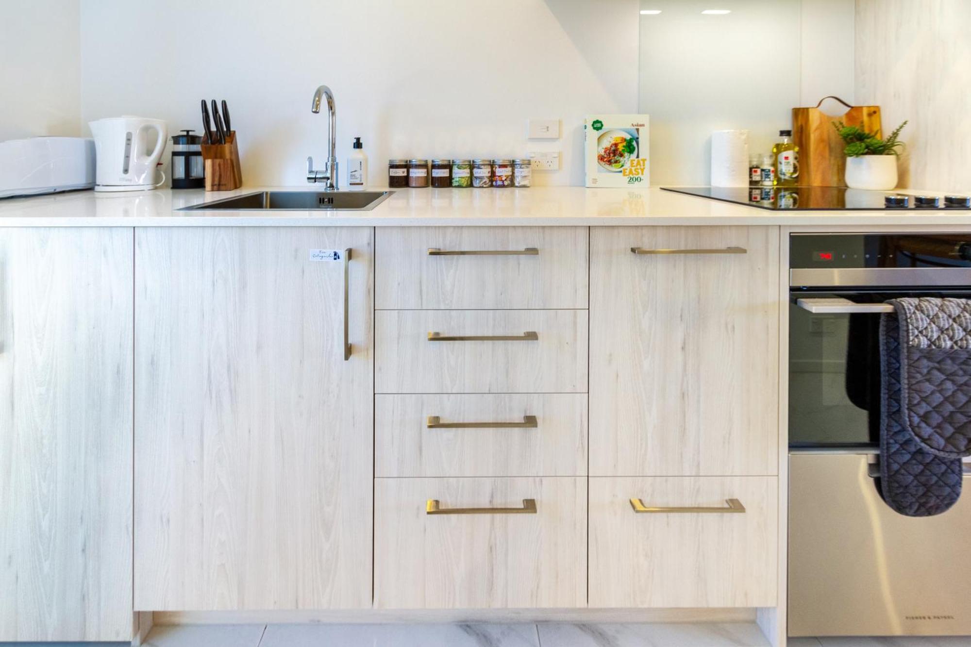 Explore From 8 Wilmer: Upper Level Cozy Studio Christchurch Exterior foto